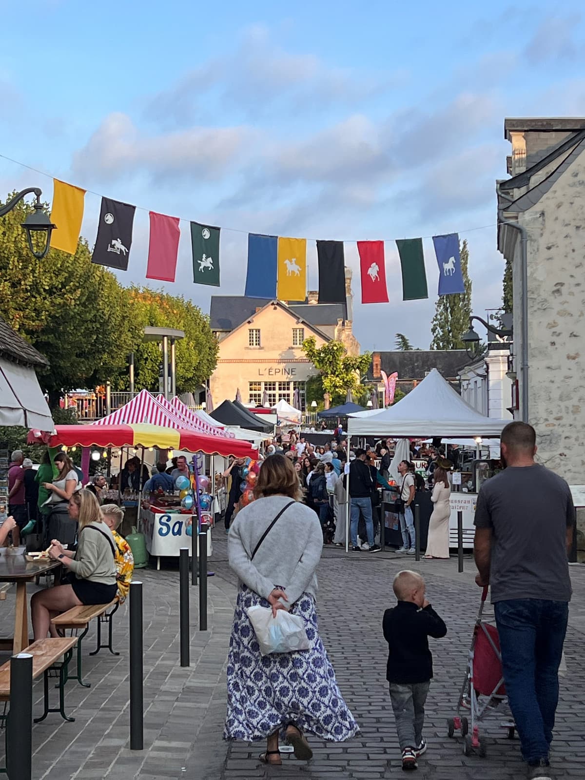 Illustration de l'événement : Marché nocturne de Azay-le-Rideau