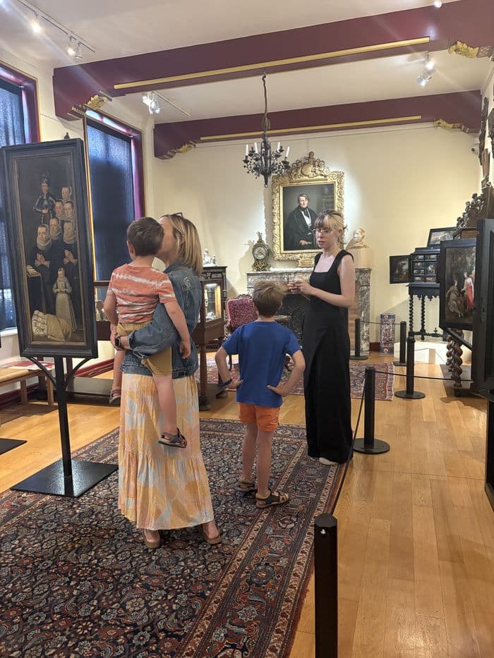 Illustration de l'événement : La p'tite famille au musée