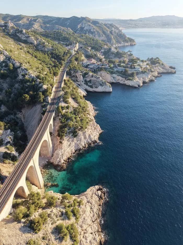 Illustration de l'événement : A la découverte de la ligne ferroviaire de la Côte Bleue en TER ZOU !