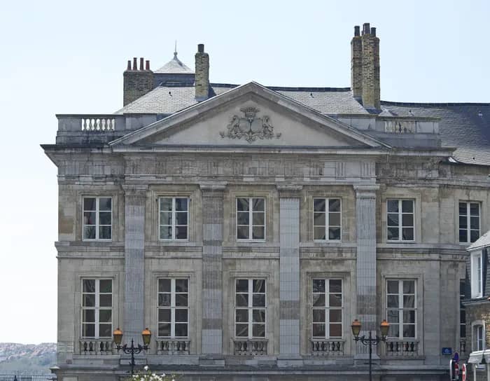 Illustration de l'événement : L'Hôtel Désandrouin autrement nommé Palais impérial