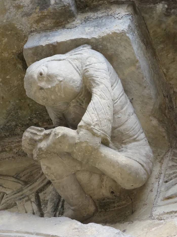 Illustration de l'événement : La place des modillons dans le décor des églises du Poitou : le cas du Sud-Vendée par Chloé Banlier