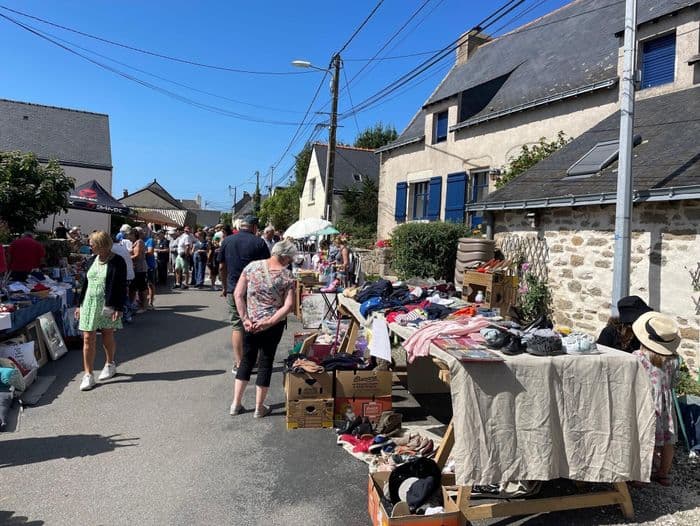 Illustration de l'événement : Vide-greniers du village de Queniquen