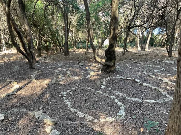 Illustration de l'événement : Sur les traces d’une mémoire oubliée : le cimetière musulman de l’île Sainte-Marguerite