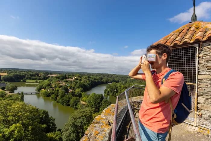Illustration de l'événement : Jeu « Il faut sauver la tour Mélusine ! » avec reconstitutions 3D de l'ancien château de Vouvant