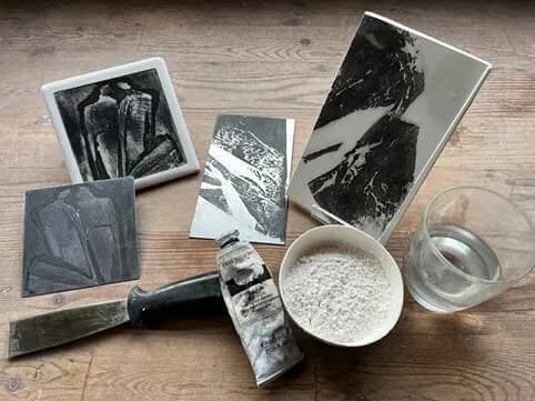 Illustration de l'événement : L’impression sur plâtre : entre gravure et sculpture – graveurs initiés / Académie d'art de Meudon