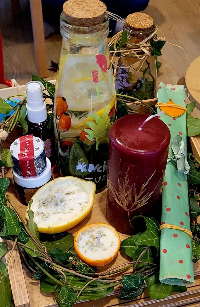 Illustration de l'événement : Green Christmas : création de cadeaux NATURE parent/enfant le 29/11/26 à Issy-les-Moulineaux ! 🌱