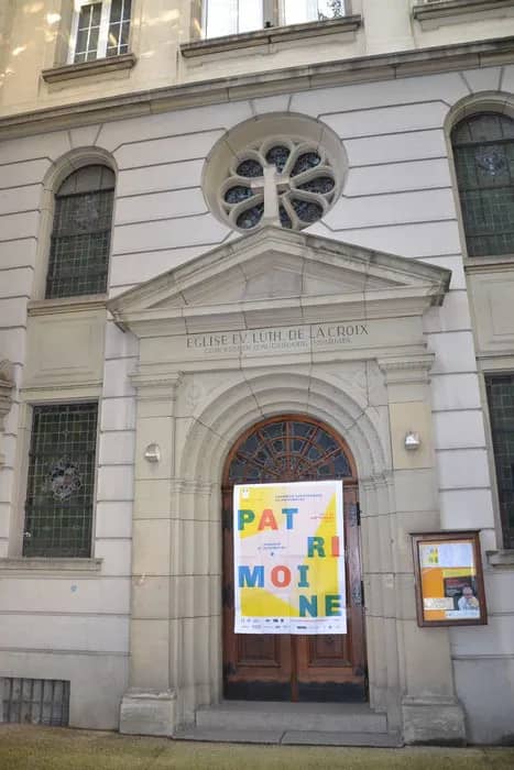 Illustration de l'événement : Il y a une église place d'Austerlitz ? Qu'y-a-t-il derrière ces portes ?