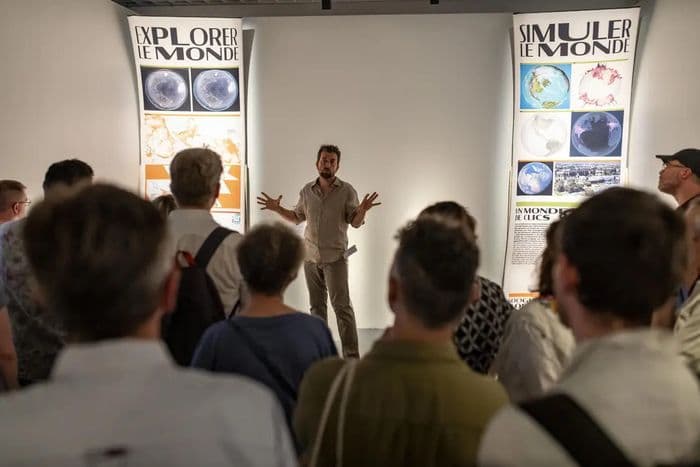 Illustration de l'événement : Un globe des mondes