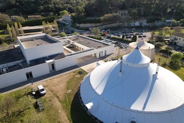 Illustration de l'événement : Visite guidée sur le thème du spectacle vivant et des arts du cirque.