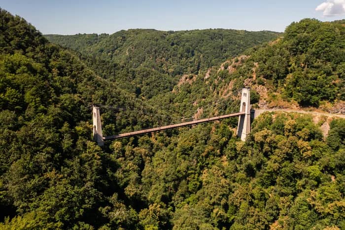 Illustration de l'événement : Enquête géante au Viaduc des Rochers Noirs