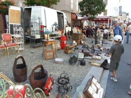 Illustration de l'événement : 39eme édition Foire à la Brocante - Vide Grenier - Bourse d'Echange et Rencontres de Réquista de véhicules anciens et de collections