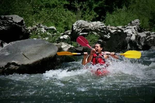 Illustration de l'événement : Descente en Canoë-Kayak en eaux vives avec Avenga