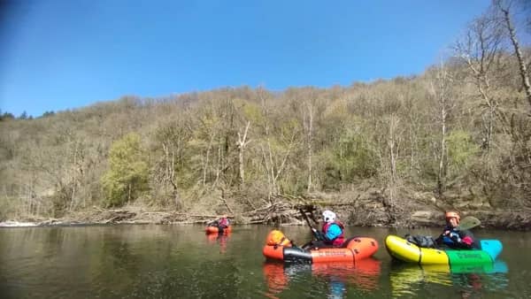 Illustration de l'événement : Packrafting en eau vive encadré dans les gorges du Lot à la journée