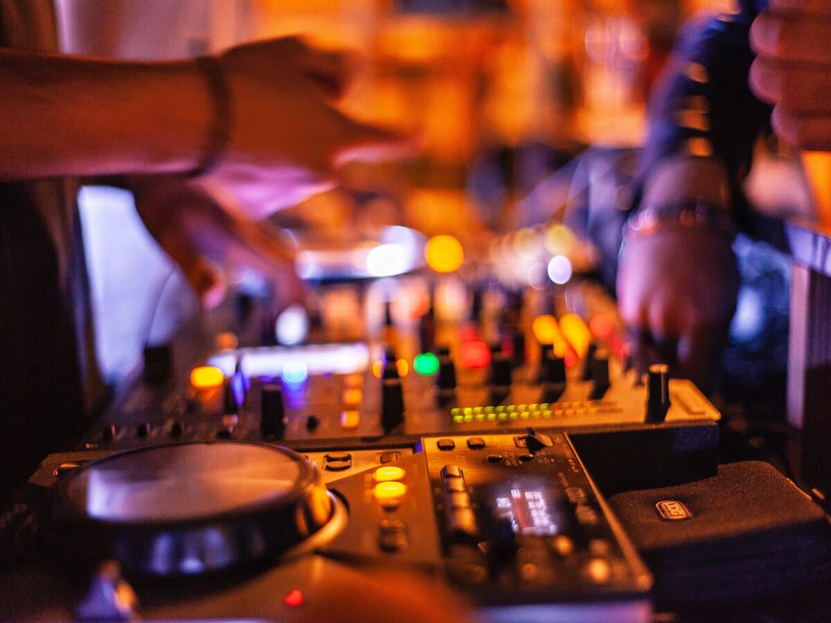 Illustration de l'événement : DJ Showlight Sound