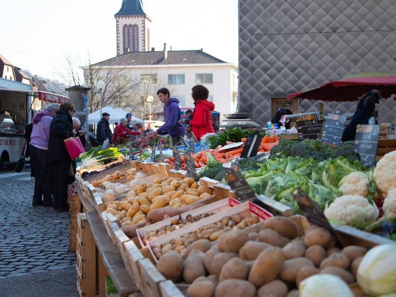 Illustration de l'événement : Marché hebdomadaire textile et alimentaire